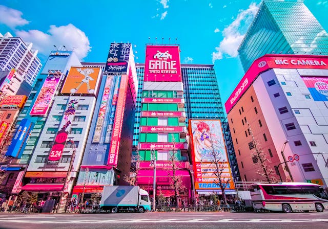 everyone travel to Japan?